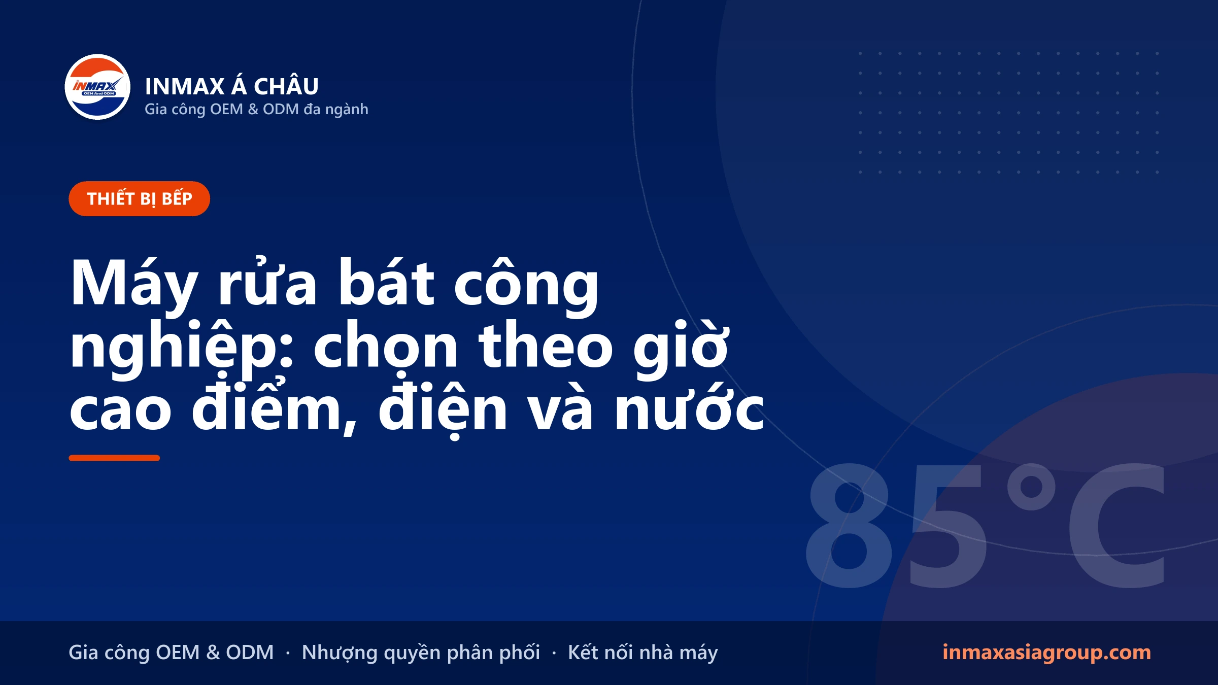 Máy rửa bát công nghiệp dạng cửa sập trong bếp nhà hàng